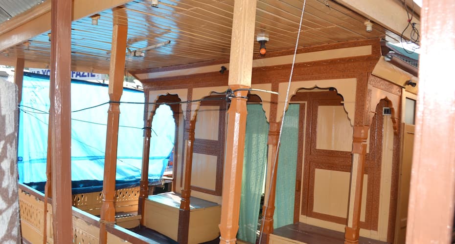 New Safina Houseboat, Srinagar 4